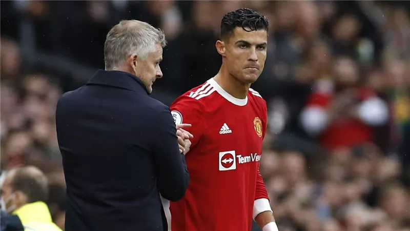 رونالدو يقود هجوم مانشستر يونايتد لمواجهة أتالانتا بدوري الأبطال
