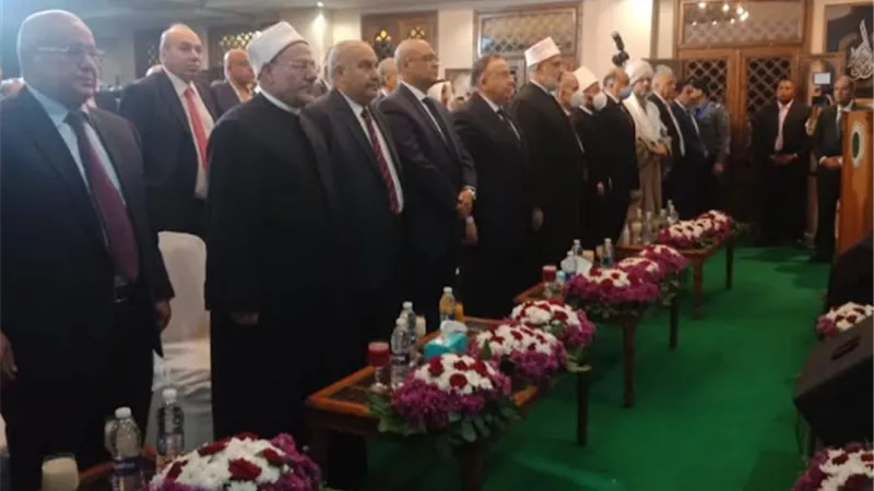بدء احتفال نقابة الأشراف بالمولد النبوي الشريف بتلاوة القرآن والسلام الوطني
