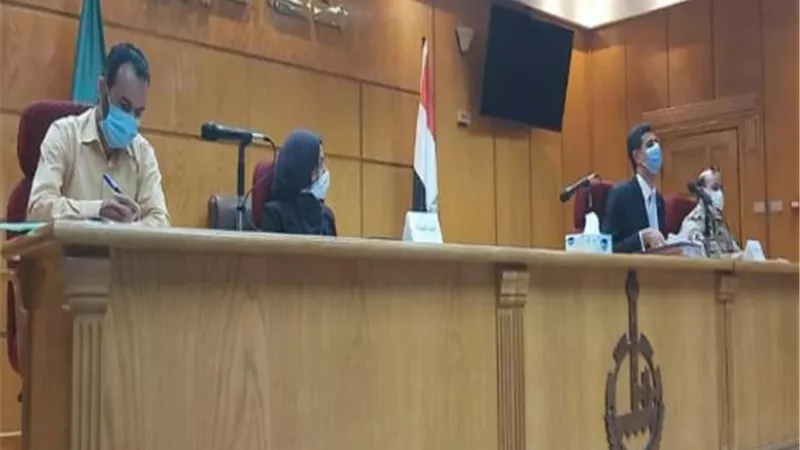 نائبا محافظ القليوبية يبحثان بدء تشغيل وحدة تراخيص البناء