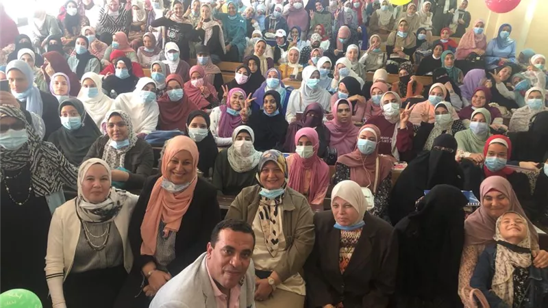 لقاء تعريفي لطالبات جغرافيا جامعه الأزهر ومناقشات مع أعضاء هيئة التدريس