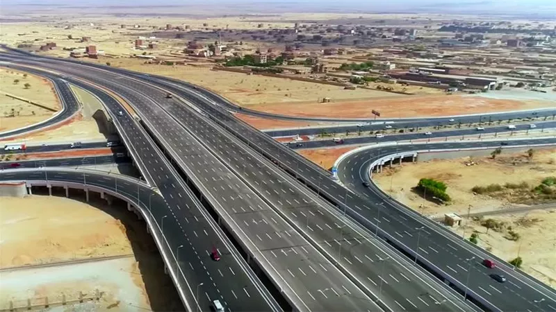 بعد مصرع 19.. أحمد موسى يطالب بتخصيص حارات لسيارات النقل على الدائري الأوسطي.. فيديو