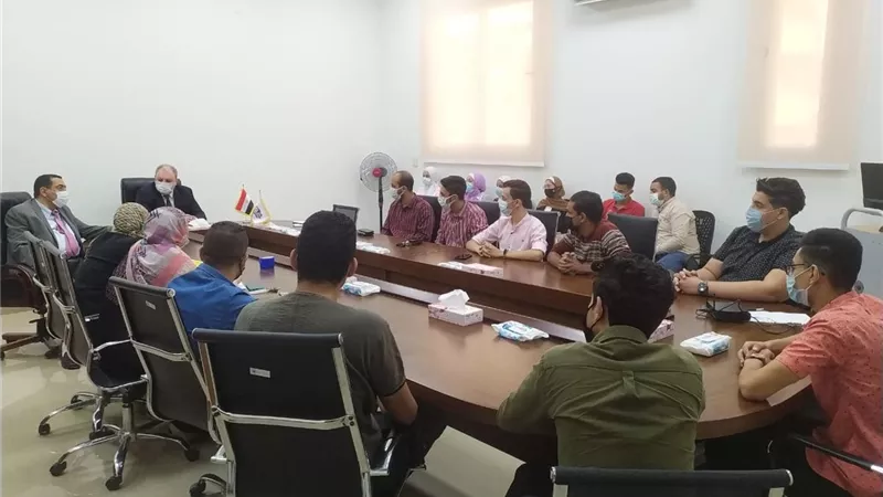 رئيس جامعة بني سويف التكنولوجية يلتقى اتحاد الطلاب