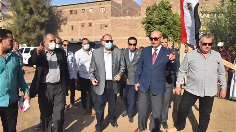 محافظ أسيوط يتفقد انشاء مجمع الخدمات الزراعية بديروط الشريف ضمن المشروع القومي لتطوير الريف المصري خلال المبادرة الرئاسية 