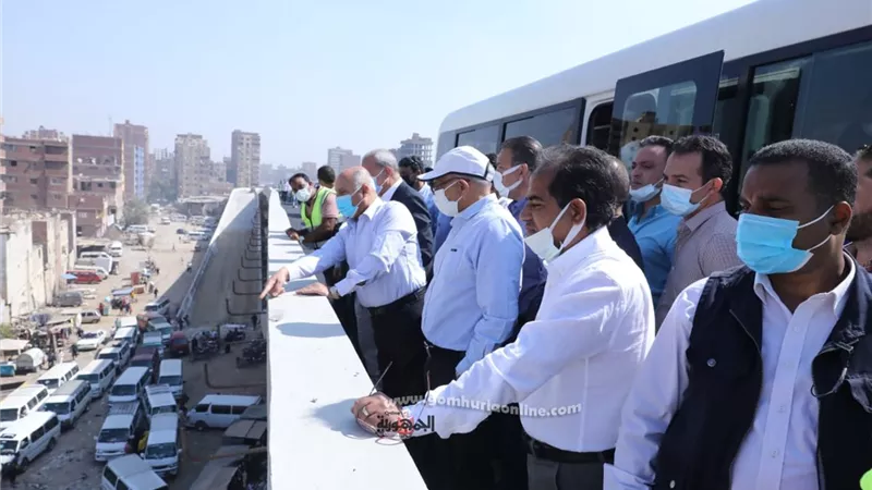 وزير النقل يرافقه محافظ القليوبية في مواقع العمل بمشروع التطوير الشامل للطريق الدائري