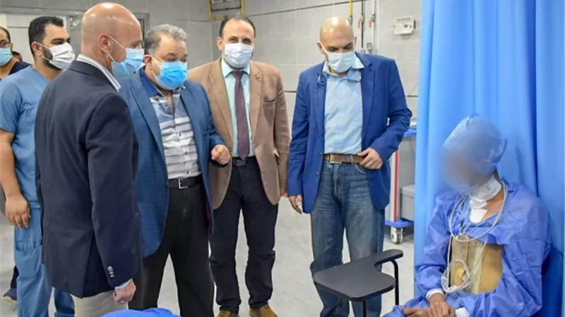 مسعود يطمئن على الحالة الصحية لأول مريض قلب مفتوح بالزقازيق العام