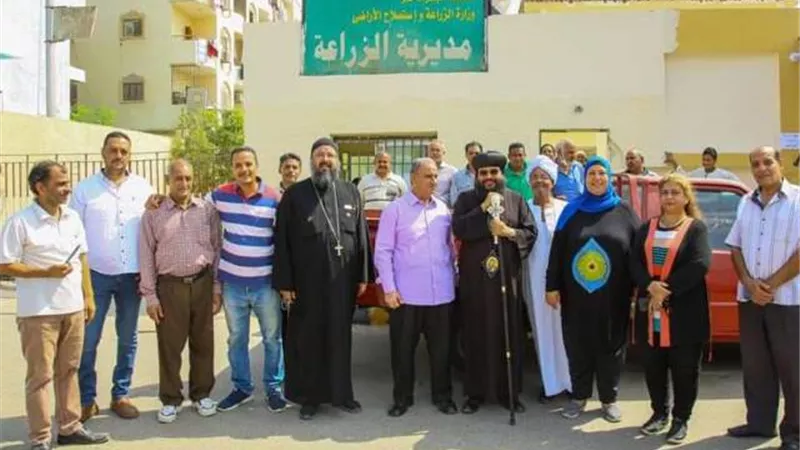 اسقف البحر الاحمر يهنىء مدير مديرية الزراعه بمناسبه المولد النبوى الشريف