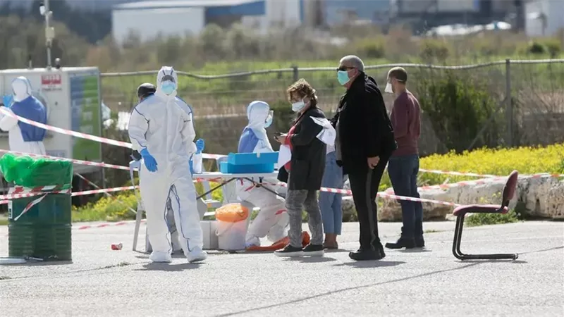انفجار سيارة بإسرائيل وإصابة شخصين إصابات بالغة
