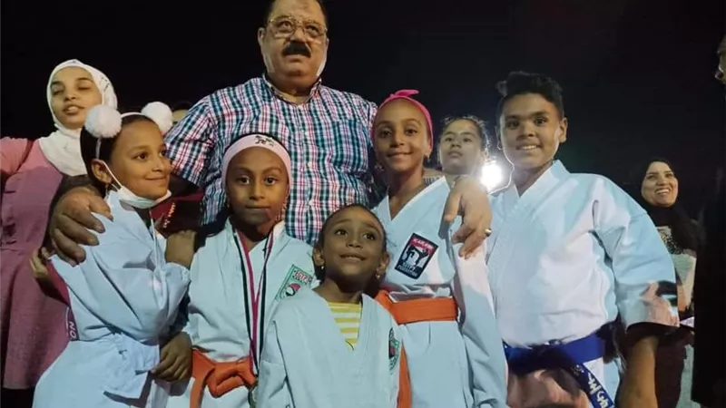 رئيس مدينة سفاجا يكرم المتميزين فى الانشطة الرياضية بمركز الشباب