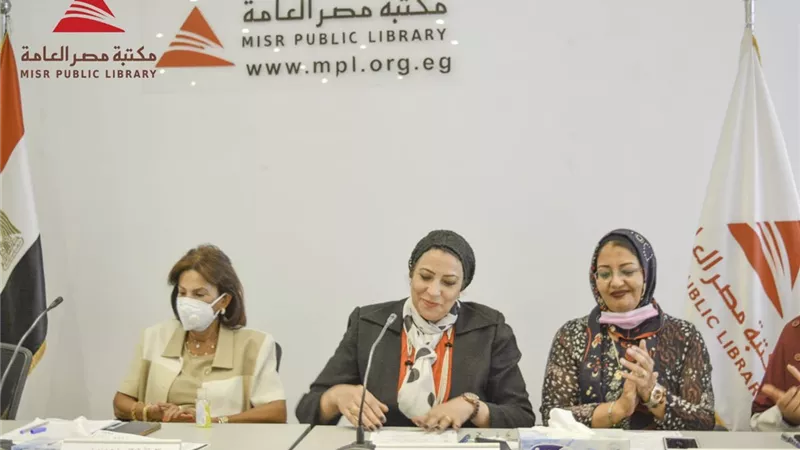 المرأة وقت الحروب والأزمات أكتوبر نموذجا عنوان ندوة المنتدى الاستراتيجي بمكتبة مصر العامة بالجيزة