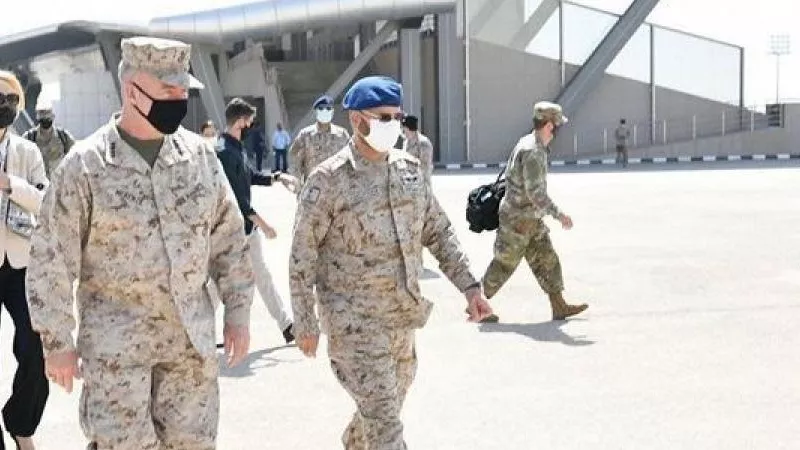 رئيس الأركان السعودى يلتقي بقائد القيادة المركزية الأمريكية