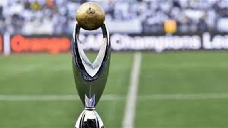 لاعبو الزمالك يتفقدون ملعب برج العرب قبل مواجهة توسكر