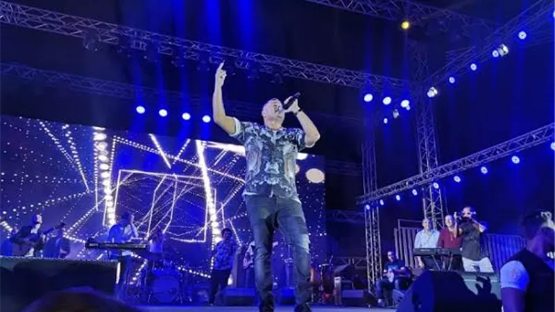 عمرو دياب يشعل حفل مهرجان الجونة .. صور