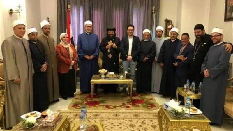 البحوث الإسلامية تلتقى أسقف البحر الأحمر ويناقشان الحفاظ على الوعى ومواجهة المشكلات المجتمعية.. بالصور