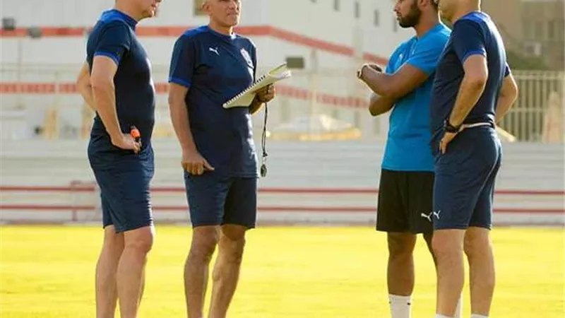 مدرب الزمالك يفجر أزمة بين كارتيرون وحسين السيد