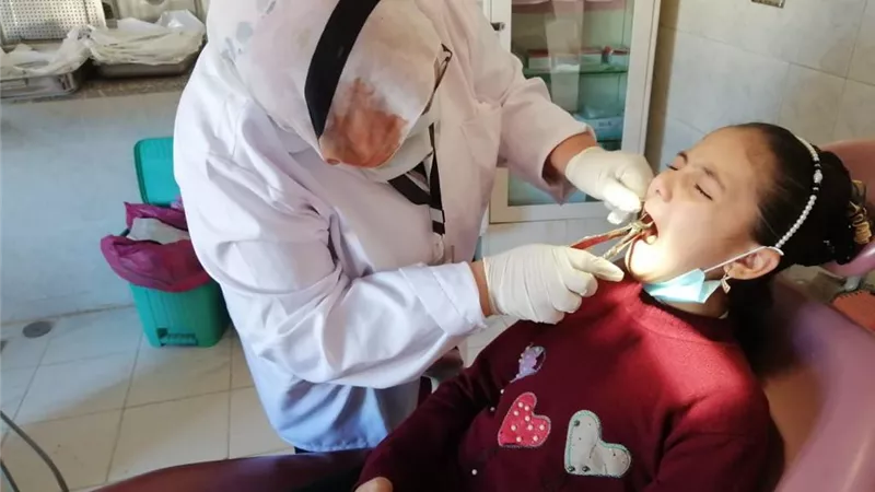 علاج ٢١٨٢ مواطنا بالمجان في قافلة طبية بدمياط
