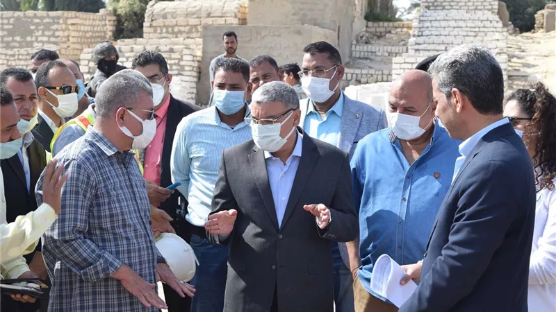 محافظ المنيا : نسابق الزمن للانتهاء من مشروعات حياة كريمة فى القرى
