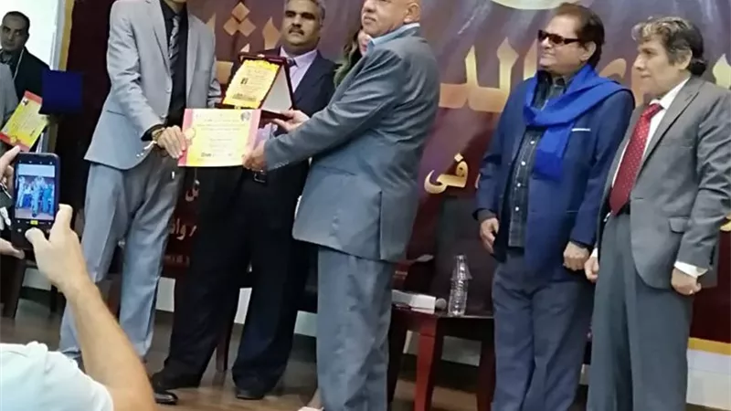 تكريم ناصر عبد الستار عن دوره بالمسئولية الإجتماعية في مؤتمر الإعلام وتأثيره في حماية الأمن القومي