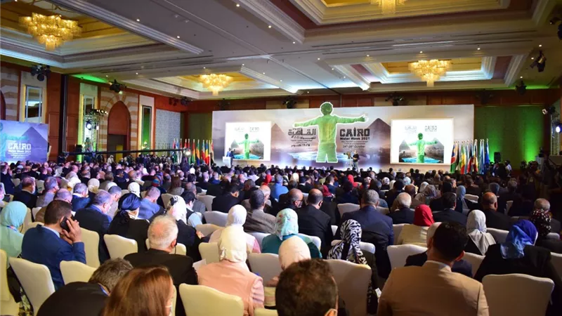 مدبولي: مصر تعاني عجزاً مائياً يبلغ ٩٠% من مواردها المتجددة وتعيد استخدام ٣٥% لسدالفجوة
