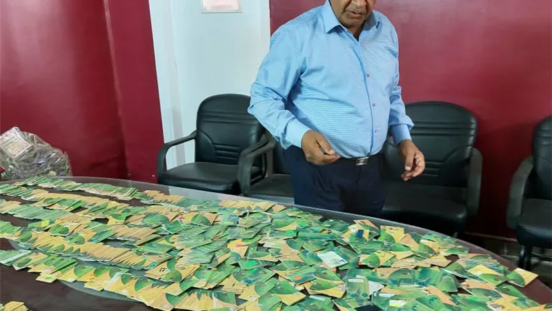 محافظ أسيوط: ضبط 1849 بطاقة تموينية بحوزة مخبزين بالقوصية بغرض التلاعب والحصول على الدعم المخصص