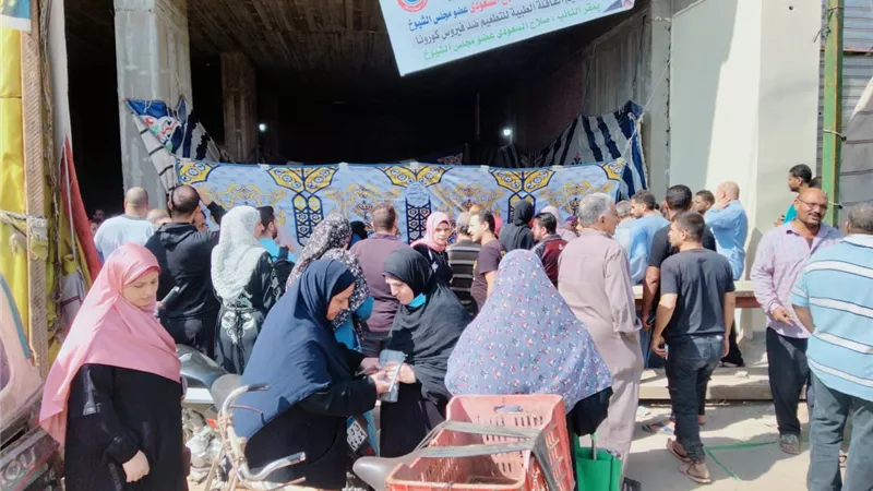 النائب صلاح السعودي اقبال كثيف من المواطنين للتطعيم ضد فيروس كورونا بأبي زعبل