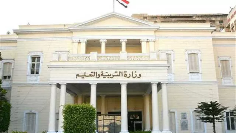 حبس ولى أمر تعدى على معلم داخل مدرسة بفايد