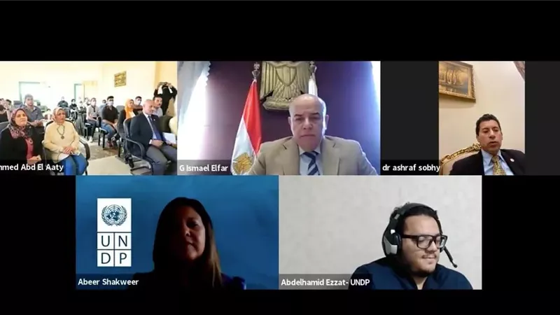 عبر الفيديو كونفرانس.. وزير الشباب وممثل برنامج الأمم المتحدة الإنمائي يشهدان اطلاق فعاليات معسكر الابتكار المجتمعي بالعريش