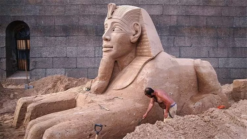 أمين 