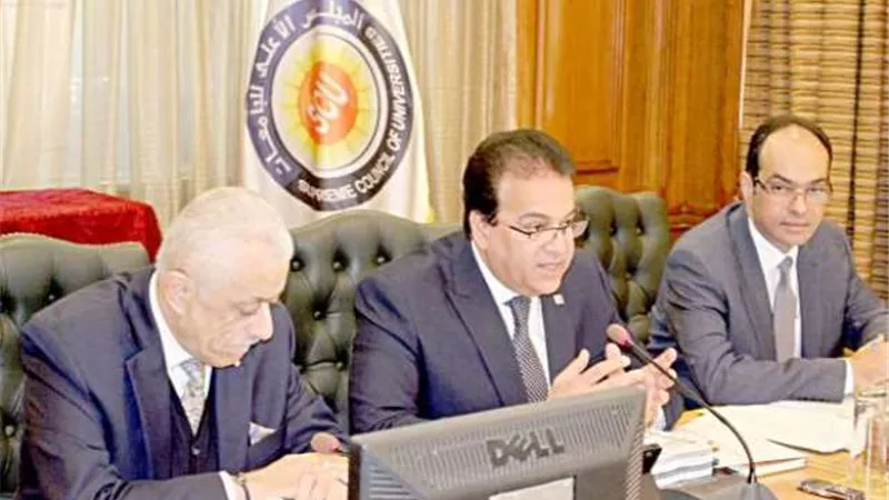 الأعلي للجامعات: منع الطلاب والعاملين غير الحاصلين على التطعيم من دخول الحرم الجامعي بعد 15 نوفمبر