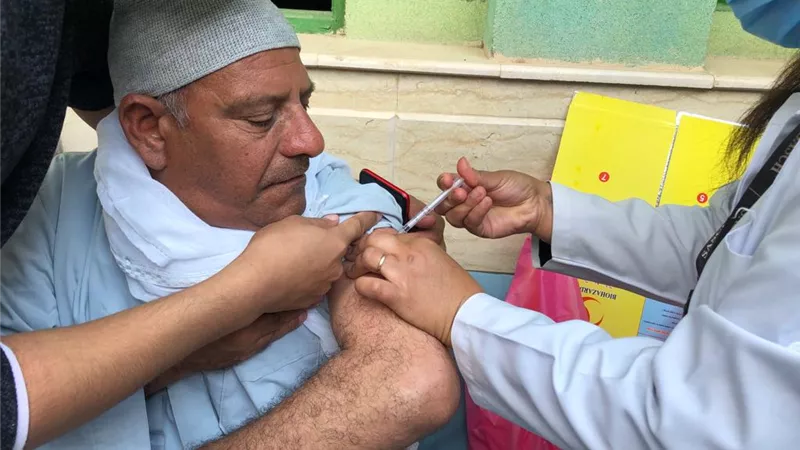 قويسنا الأولى بالمنوفية فى التطعيم ضد كورونا بالحملات المتنقلة.. صـــور