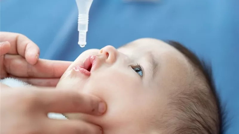 بالانفوجراف .. جدول التطعيمات ضد شلل الأطفال من عمر شهرين حتى عام ونصف