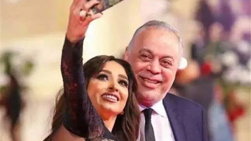 لقطات رومانسية بين روجينا وزوجها أشرف زكى.. صور