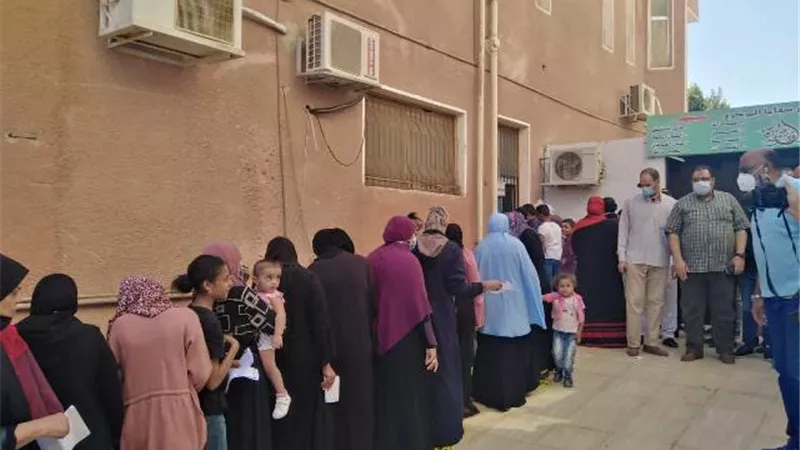 الكشف على 850 مواطنًا في قافلة جسور الخير بسفاجا