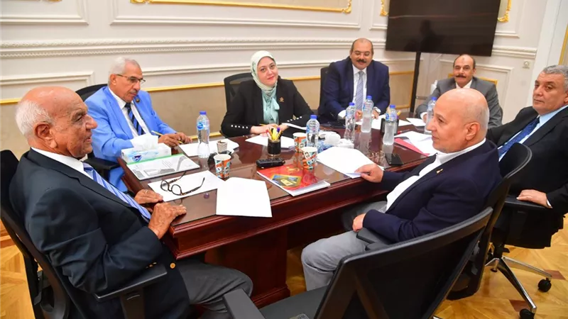 بالصور.. إجتماع 