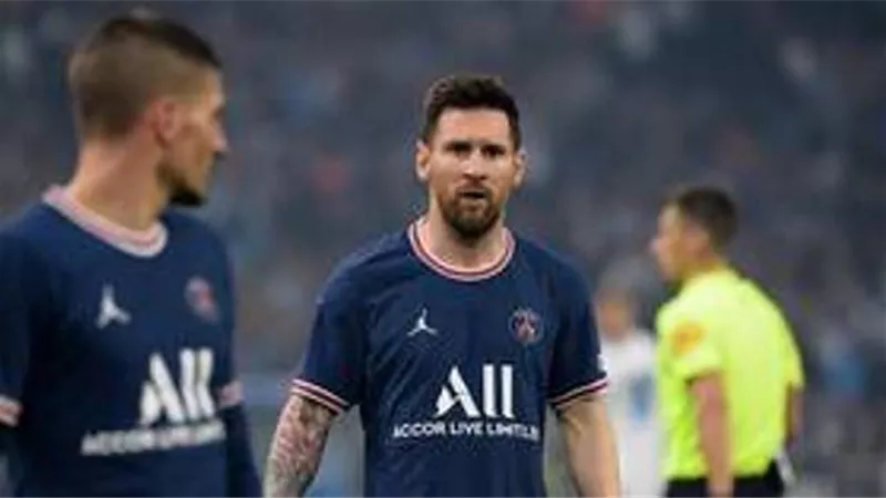 نجم مارسيليا يتلاعب بميسي في موقف محرج