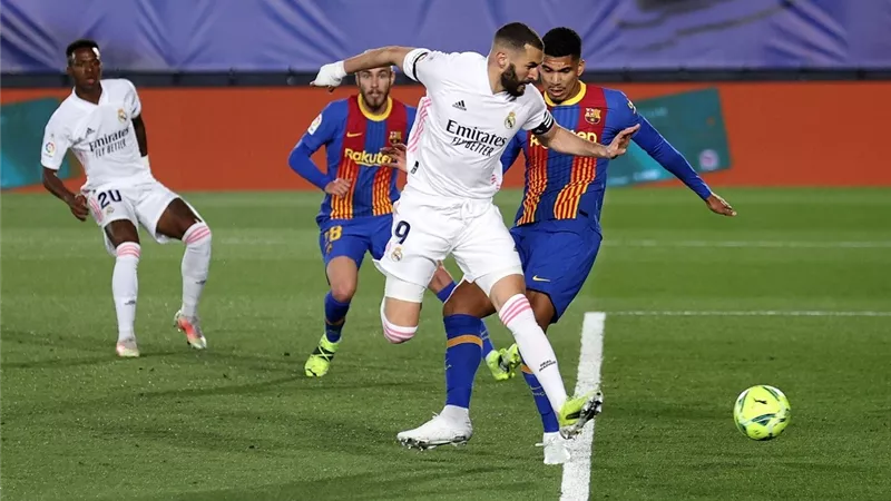 ملخص وأهداف مباراة برشلونة وريال مدريد 2 / 1.. فيديو