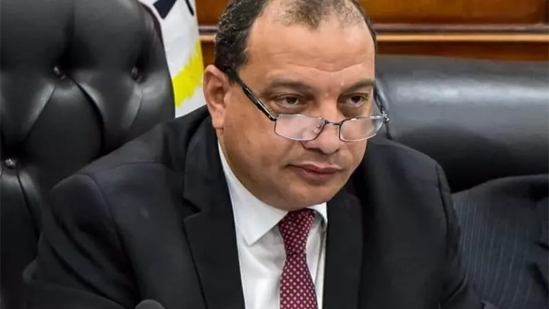 التجديد لرئيس جامعة بنى سويف لفتره ثانيه