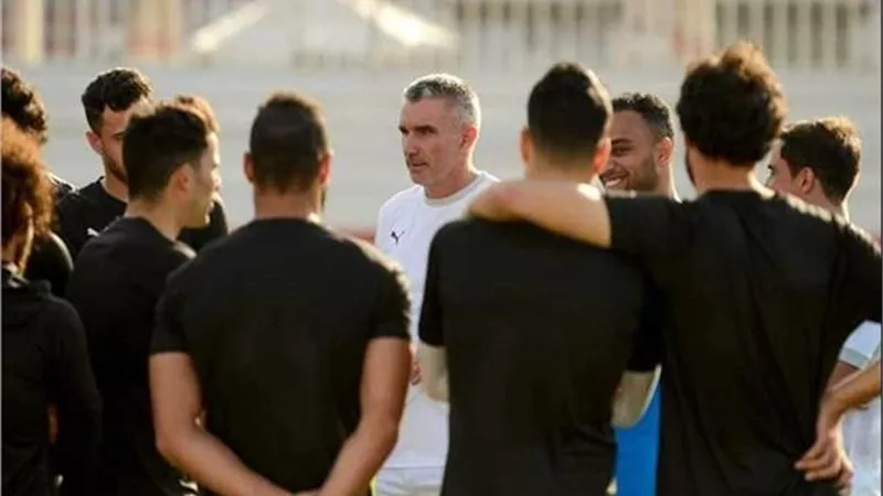 تفاصيل جلسة كارتيرون مع لاعبى الزمالك قبل مواجهة إنبي