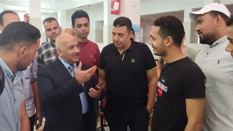 نائب رئيس جامعة الزقازيق يتفقد أحوال المدن الجامعية ويتحاور مع الطلاب