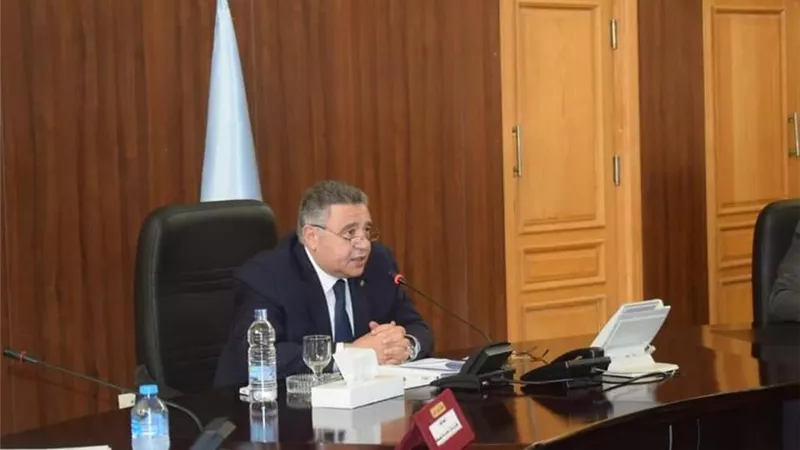 محافظ البحر الاحمر : تكثيف الحملات على الاسواق و ردع المخالفين لمجابهة جشع التجار