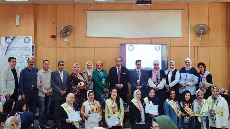 ندوة تعريفية لشعبة اللغة الإنجليزية بإعلام بني سويف