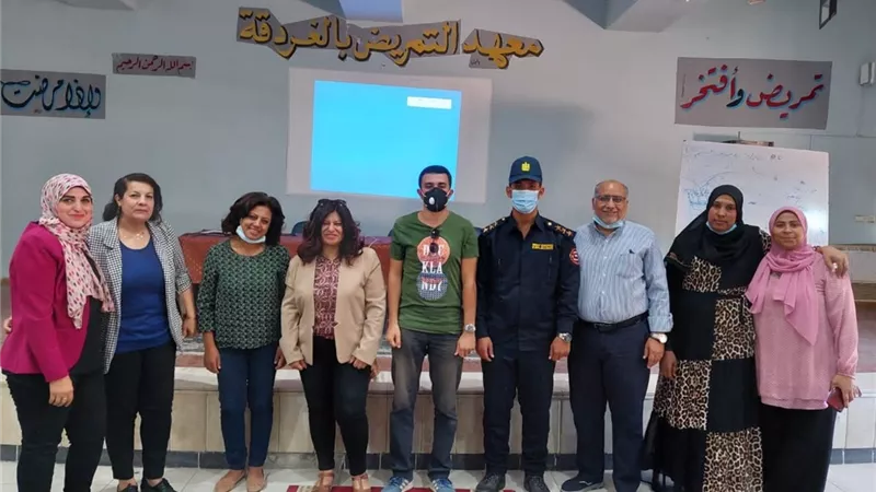 دورة تدربية للعاملين بالصحة علي أعمال الدفاع المدني بالغردقة