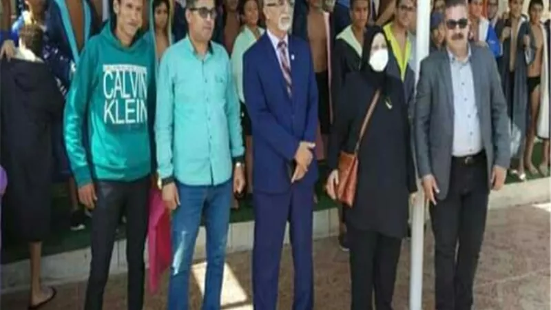 مدير تعليم بنها يشهد بطولة السباحة للمرحلة الاعدادية على مستوى الادارة