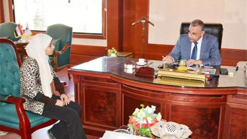محافظ سوهاج يلتقى عددا من المواطنين لبحث مطالبهم وحل شكواهم..صور