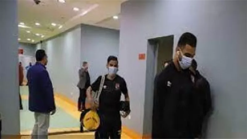 شاهد لحظة وصول فريق الأهلى لملعب المباراة