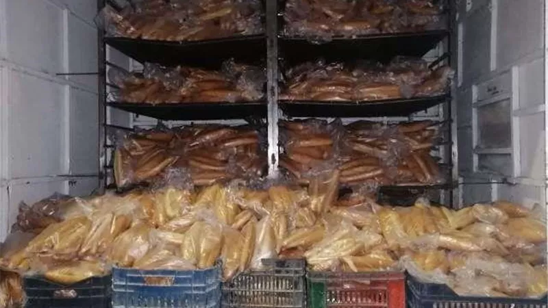 محافظ الشرقية يطرح ٣٠ ألف رغيف خبز فينو أمام المواطنين بمركز بلبيس