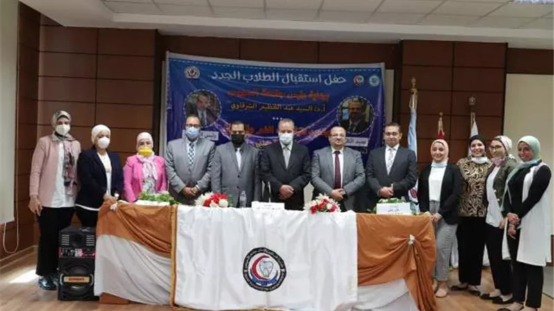 جامعة السويس تنظم حفلا لإستقبال الطلاب الجدد بطب الأسنان