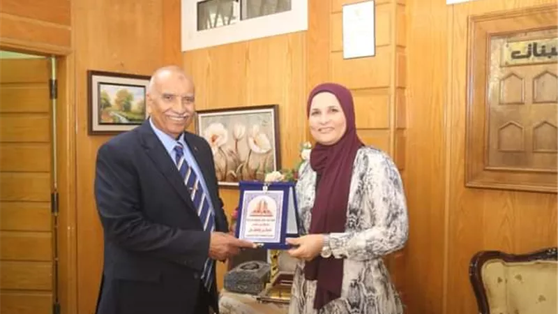 بناء الإنسان وأبعاد التنميه فى ظل الدروس المستفادة من حرب اكتوبر ندوة ببنات عين شمس