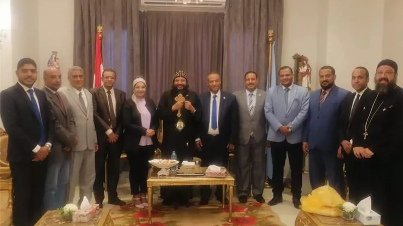 الأنبا إيلاريون أسقف البحر الأحمر يهنئ مجلس إدارة نادي الرياضات البحرية لفوزه فى الإنتخابات الأخيرة