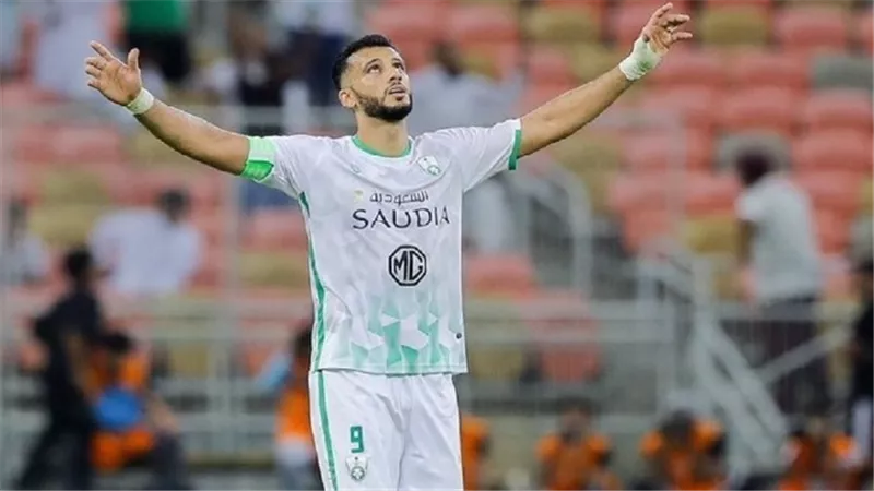 عمر السومة يقود هجوم الاهلى امام الهلال..الليلة