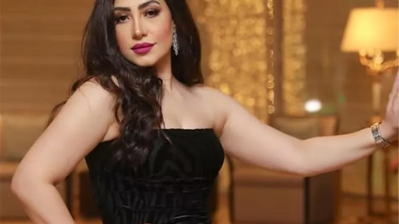 بالأسود .. إطلالة مميزة لـ 